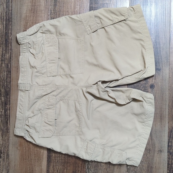 L.L. Bean Men's Cresta Cargo Hiking Shorts Size Med-Reg in Khaki Tan 100% Nylon - Picture 2 of 9